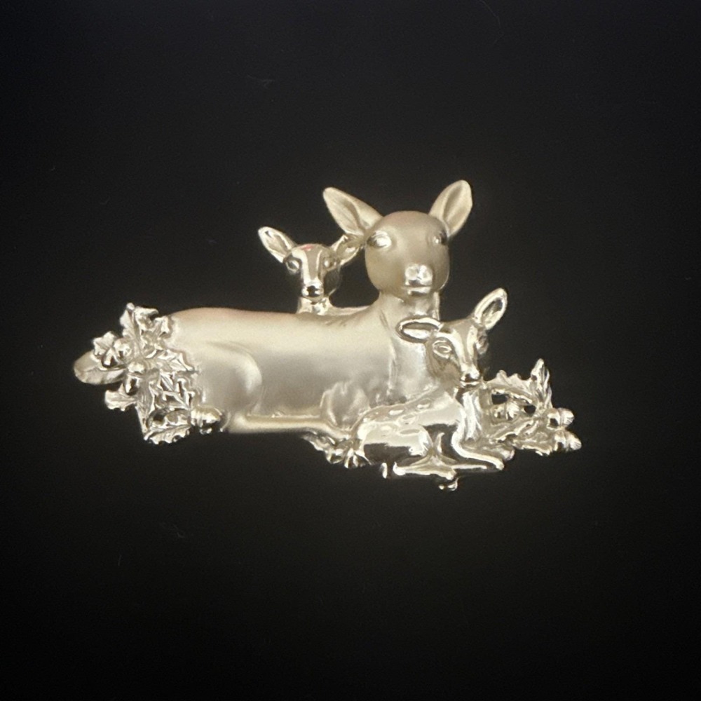 Vintage Danecraft Deer Fawn Doe Brooch 1980s Brushed Gold Tone Pin Signed